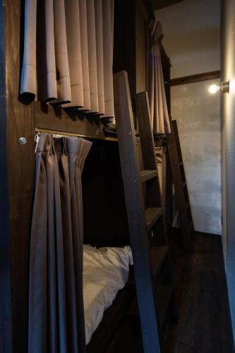 Women's Dormitory, Renovated 110-year-old wooden building, Coworking and shared kitchen 여행 추천 - 로드트립