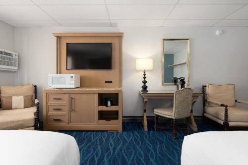 Boothbay Harbor Inn - image 38