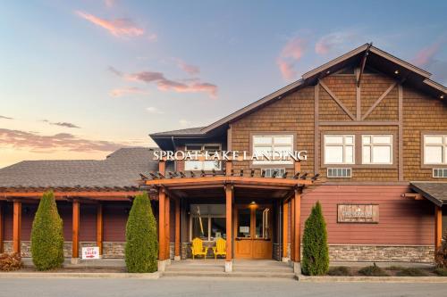 Sproat Lake Landing Resort in Port Alberni, Canada