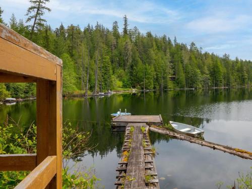 The Lakeside Cottage in Gibsons, Canada