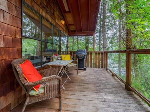 The Lakeside Cottage in Egmont (BC)
