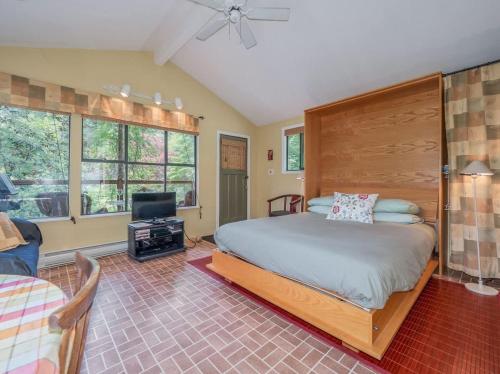 The Lakeside Cottage in Egmont (BC)