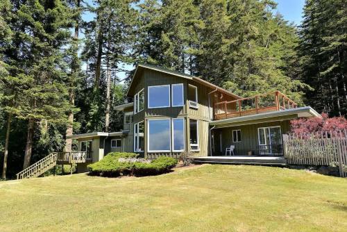 Pacific Coast Beach House in Sooke, Canada