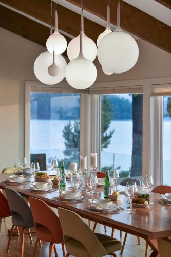 Island Luxury Oceanside Estate near สนามบินนานาชาติวิกตอเรีย