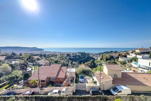 Vista/Panorama, Panoramic sea view of the French Riviera, Parking in St Pierre de Feric