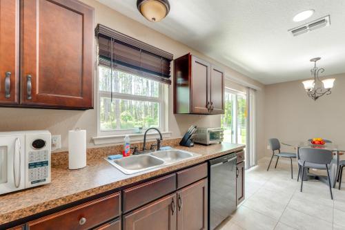 11 Mi to Silver Springs State Park Forested Haven in Ocklawaha