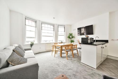 Fitzrovia Cosy Central Apartment, London