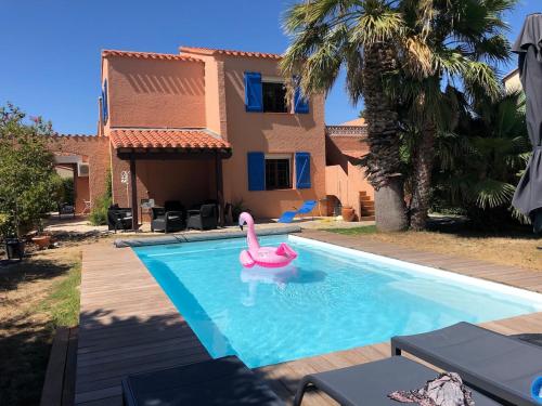 Villa de charme à Saint Cyprien avec Piscine et Jardin Méditerranéen, plage et commerces à 10 minutes à pieds - Location, gîte - Saint-Cyprien