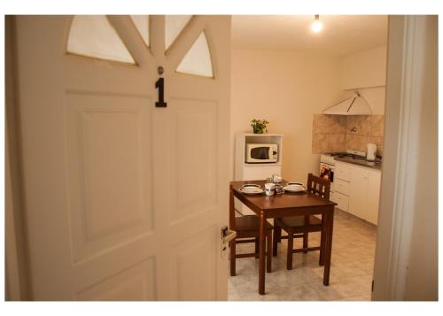 Hospedaje los Macaes 1 near 헤네랄 엔니케 모스코니 국제공항