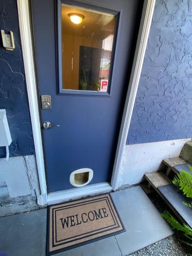 Ravens Nest Cozy Lower One Bedroom Suite in Colwood