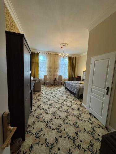 Superior Twin Room image 4
