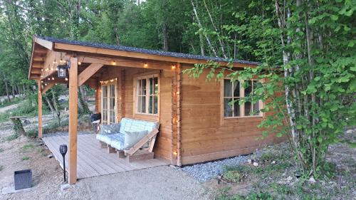 Wooden Cabin - La Fleurie - on Campsite in Saint Robert, Camping Florecer in Segonzac (Limousin)