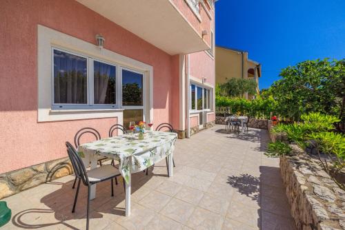 Apartments Krunoslav - image 7
