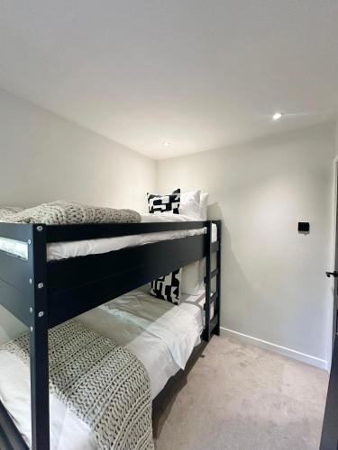 Canal Mews - 1 min from Trafford Centre and 2 min M60!, Manchester (photo 10)