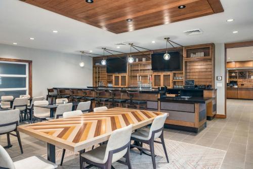 Photo - Four Points by Sheraton Bedford Manchester Airport