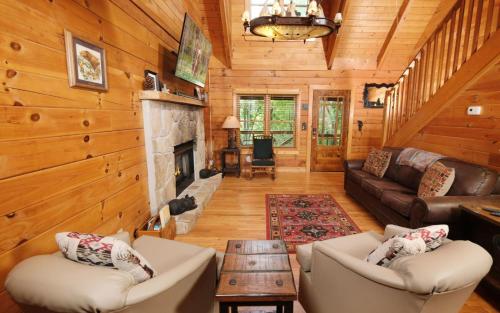 At Last Shagbark Cabin with Hot Tub Arcade Games and More - image 7