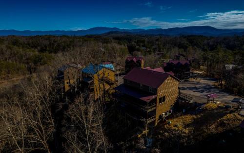 Splashin Mountain Retreat - image 5