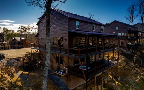 Splashin Mountain Retreat - image 14