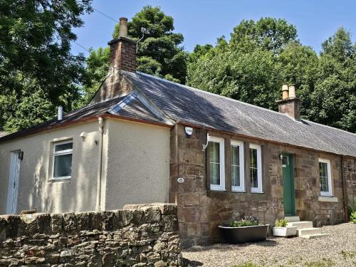Wee Lyon Cottage Maybole 2 Bedroom Sleeps 4 in Мейбоул