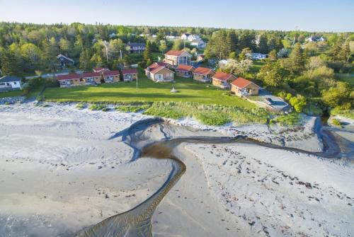 . Hunts Point 2-BR Coastal Retreat - Cottage # 3
