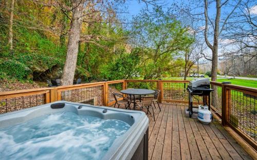 Greenbrier Retreat in Pittman Center, USA