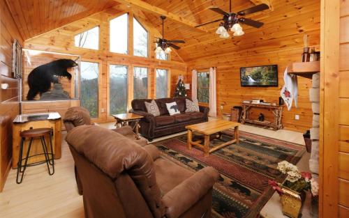 Snuggly Bear Cabin in Gatlinburg, USA