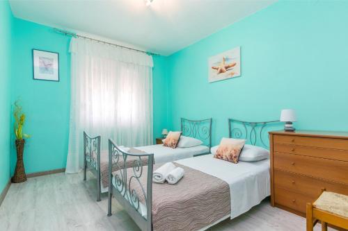 Apartments by the sea Okrug Donji Ciovo - 11144 - image 8