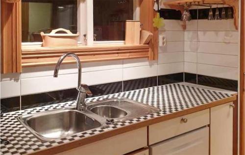 virtuve, 2 Bedroom Awesome Home In Mörsil (2 Bedroom Awesome Home In Morsil) in Ocke