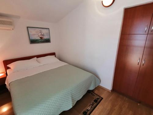 One-Bedroom Apartment with Balcony and Sea View image 10