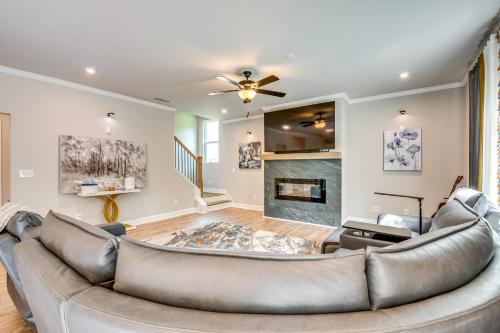 11 Mi to Dtwn Luxe Atlanta Retreat with Deck and Yard in Sandtown-Délkelet-Atlanta