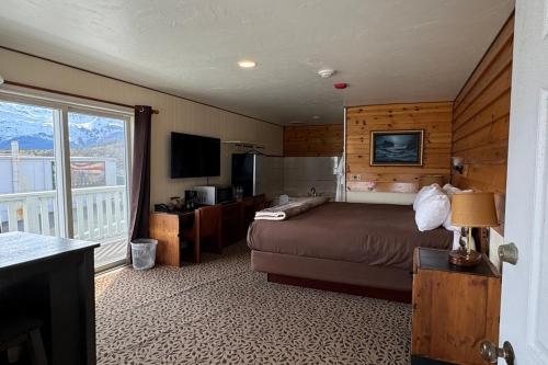 1 queen bed