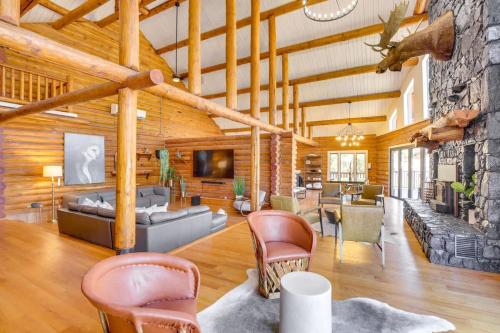 Red Hawk Ridge SD Mag Design Winner in Descanso (CA)