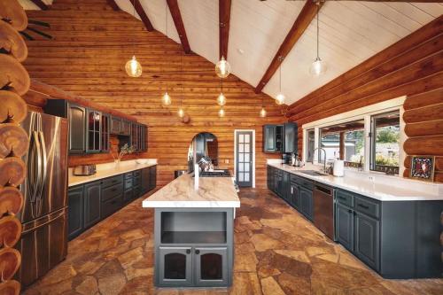 Red Hawk Ridge SD Mag Design Winner in Descanso (CA)