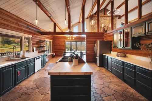 Red Hawk Ridge SD Mag Design Winner in Descanso (CA)