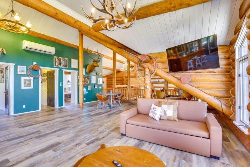 Red Hawk Ridge SD Mag Design Winner in Descanso (CA)
