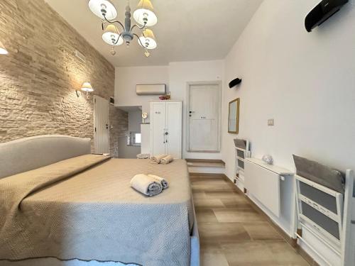  Cozy Sea View Flat with Private 83 sq Rooftop, Balcony, and BBQ in the Old Town in Vieste