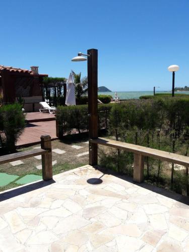 Casa a 20 metros da praia, Wi-Fi em condomínio privado! (Casa a 20 metros da praia, Wi-Fi em condominio privado!) in Praia Baia Formosa