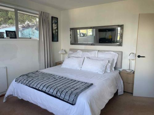 Harbour Views & Hillside Charm in Lyttelton