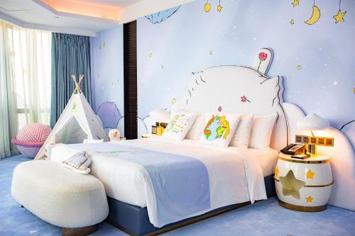 room detail thumbnail 1