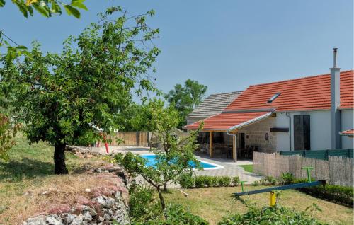 Плувен басейн, Cozy Home In Imotski With Wifi in Gornji Vinjani