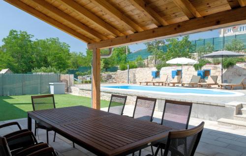 Фасада на хотела, Cozy Home In Imotski With Wifi in Gornji Vinjani