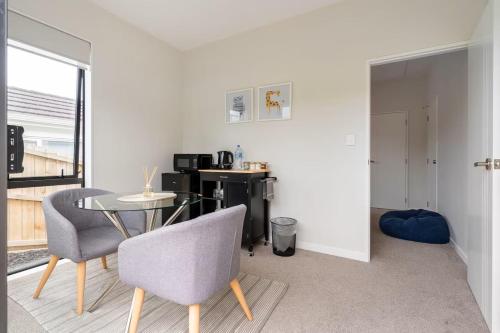 مطبخ, Your Modern Private Room Awaits in Westgate in Massey