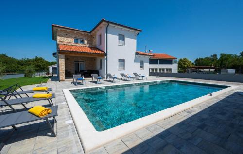Stunning Home In Vidulini – khách sạn tại Vidulini