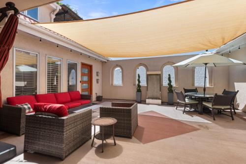 Heart Of Cherry Creek Group Retreat Hot Tub in شيري كريك