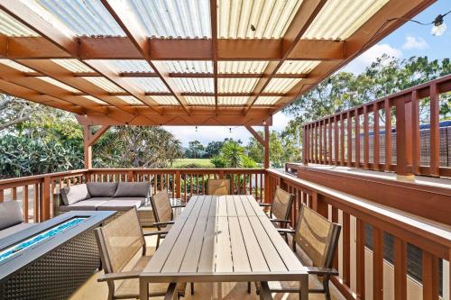 Westinghouse Park Retreat Decks, BBQ, Fire Pits in Linda Vista