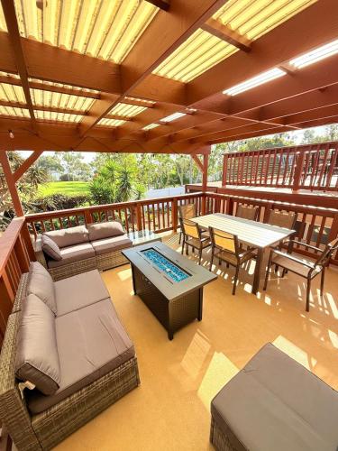Westinghouse Park Retreat Decks, BBQ, Fire Pits in Linda Vista