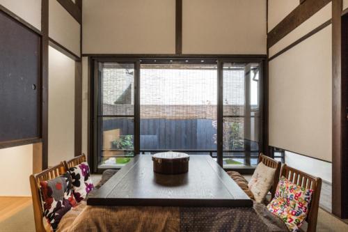 Kyoto Machiya Hotel Kinkaku – Kyoto, IL