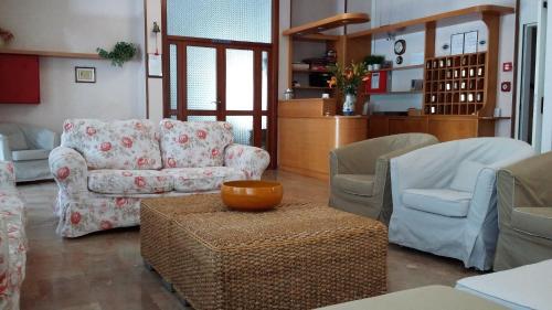 Koplietošanas atpūtas telpa ar TV, Hotel Mucciolini in Castrocaro Terme E Terra Del Sole