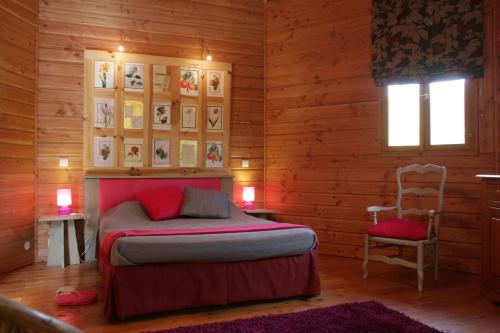 le refuge des pots rouges in Cros