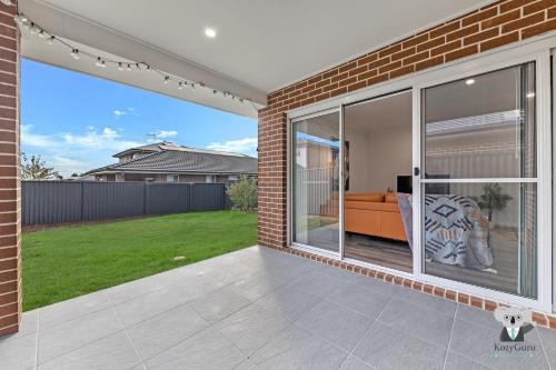 KozyGuru | Austral | 5 Bed Comfy House in South Western Sydney